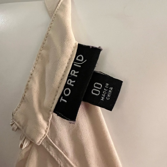 Torrid women’s hi low ivory floral goddess tunic tank - Picture 3 of 5